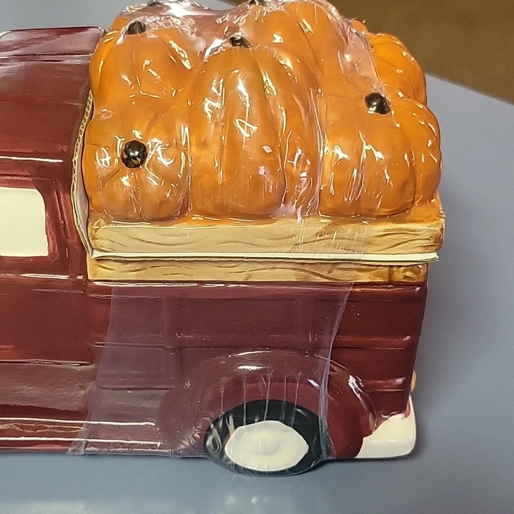 NWOT Cute truck cookie jar. - Picture 2 of 7